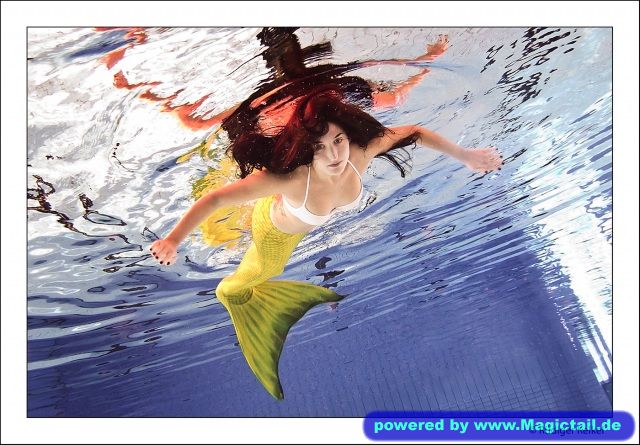 Mermaid Lydella:Nixe im Pool-Lydella