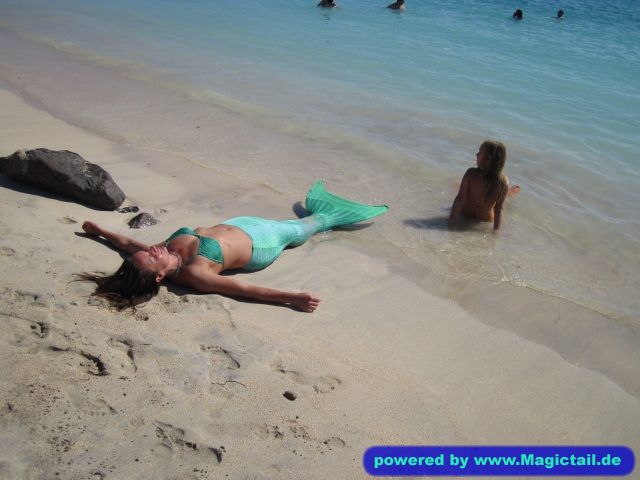 Meine Meerjungfrauen:on the beach ;-)-kirsten
