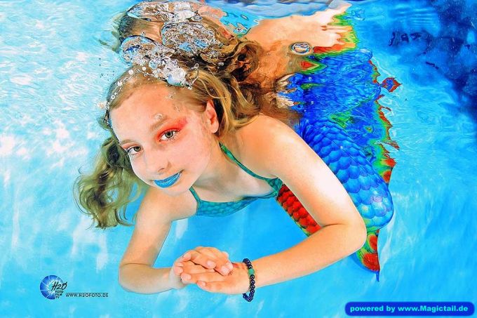 Mermaid H2O Unterwasser Fotoshooting:Fotoshooting Unterwasser - Meerjungfrauen Portrait by H2OFoto.de-taucher