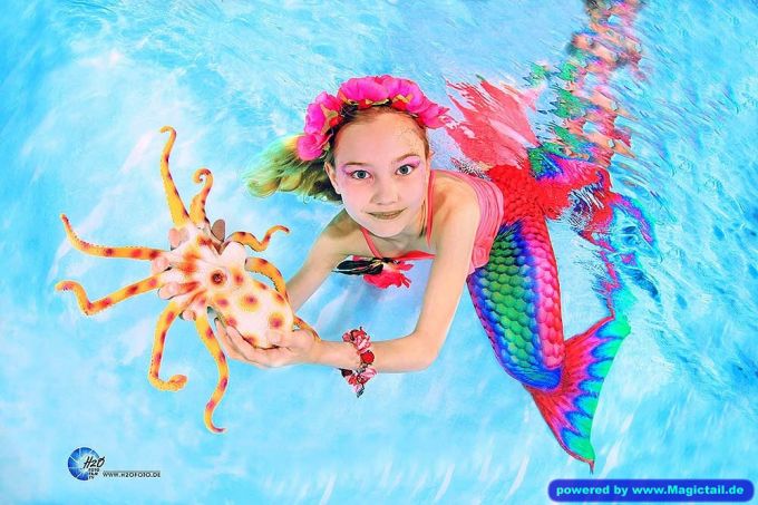 Mermaid H2O Unterwasser Fotoshooting:Meerjungfrauen Fotoshooting Unterwasser im Schwimmkurs by H2OFoto.de-taucher